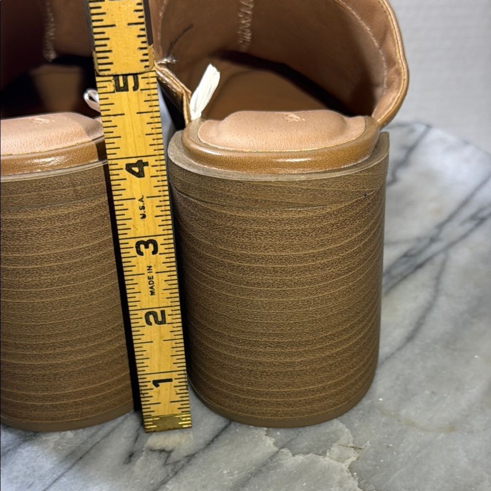 Universal Thread Tan Mules with Rounded Toe and Platform Sole - Picture 4 of 8